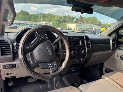 Used 2017 Ford F350 XL w/ STX Appearance Package AWD/4WD image 11