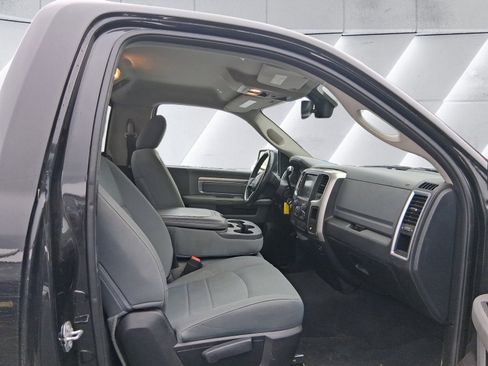 Used 2017 RAM 2500 SLT w/ Luxury Group image 16