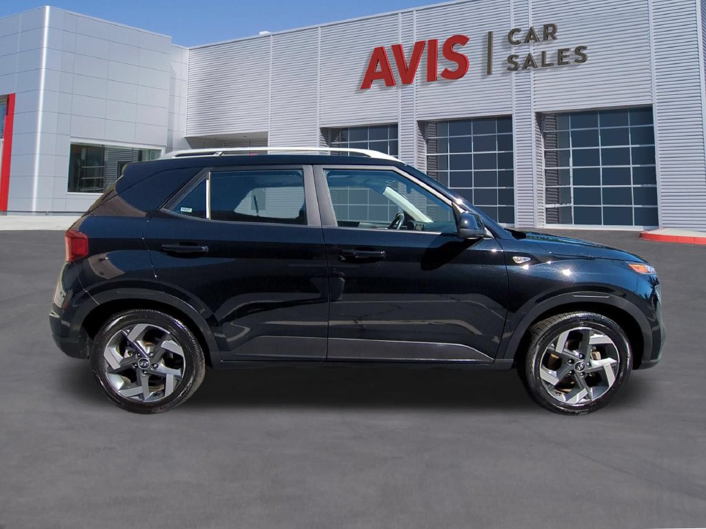 Used 2026 Hyundai Venue SEL FWD image 5