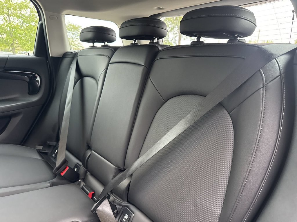 Used 2024 MINI Cooper Countryman S w/ Premium Package FWD image 19