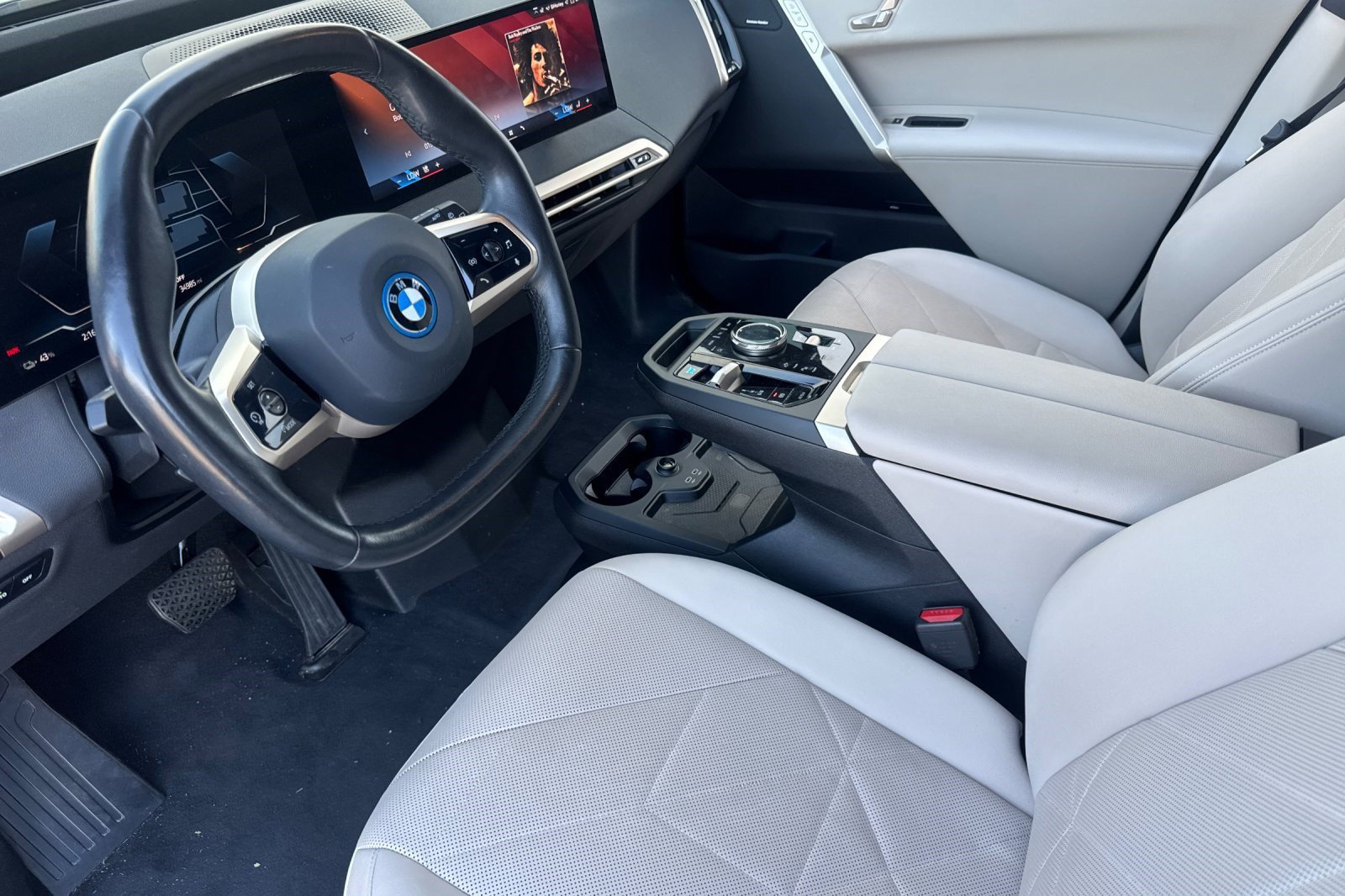 Certified 2024 BMW iX xDrive50 w/ Convenience Package AWD/4WD image 4