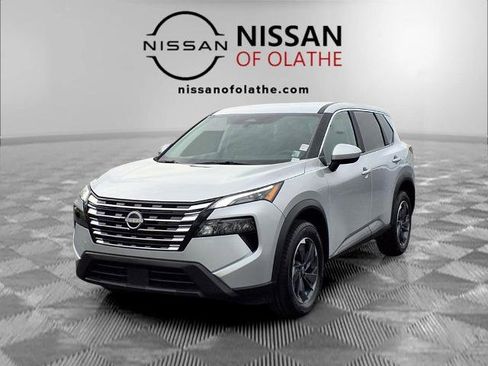 Certified 2025 Nissan Rogue SV FWD image 1
