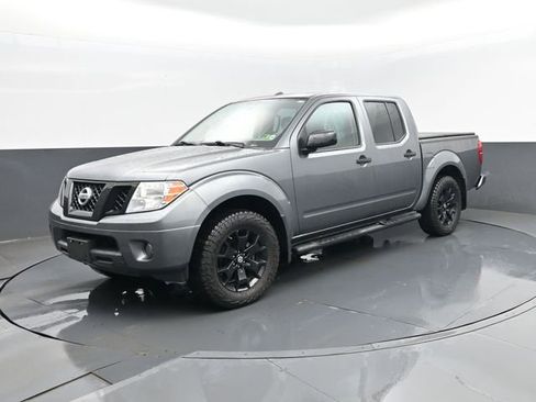 Used 2018 Nissan Frontier SV w/ Value Truck Package AWD/4WD image 2