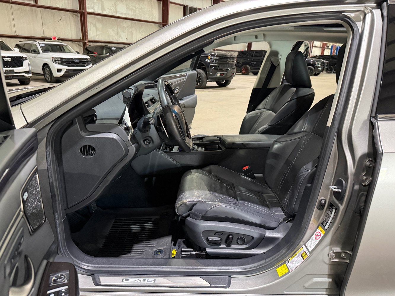 Used 2019 Lexus ES 350 w/ Accessory Package FWD image 13