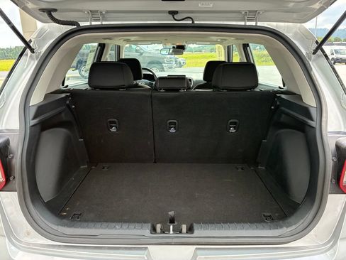 Used 2025 Hyundai Venue SEL FWD image 4
