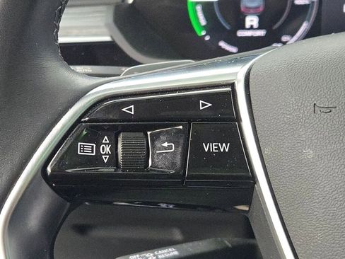 Used 2022 Audi e-tron Premium Plus w/ Premium Plus Package image 30