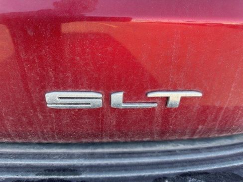 Used 2023 GMC Yukon XL SLT w/ SLT Luxury Package image 8