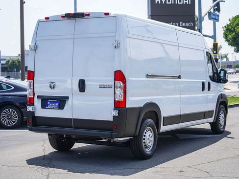 Used 2025 RAM ProMaster 2500 w/ Convenience Group FWD image 4