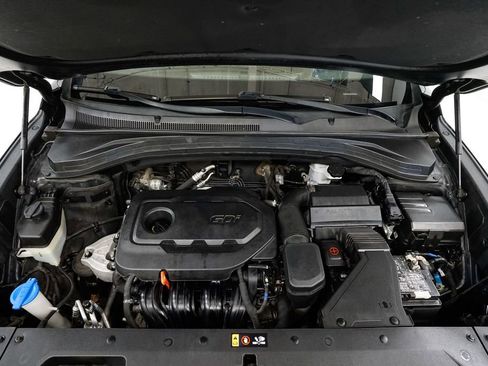 Used 2019 Hyundai Santa Fe SEL image 3