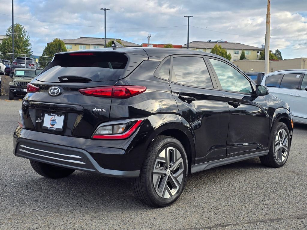 Used 2023 Hyundai Kona SE FWD image 6