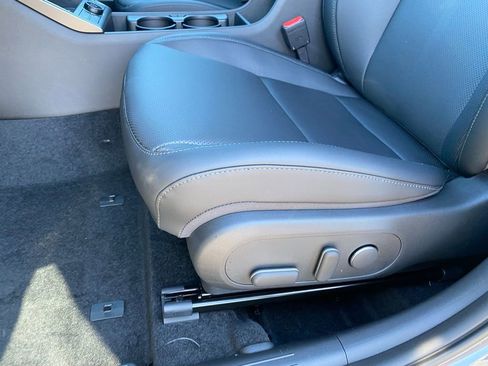 New 2026 Hyundai Kona SEL Premium image 25