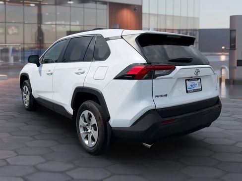 Used 2019 Toyota RAV4 LE AWD/4WD image 6