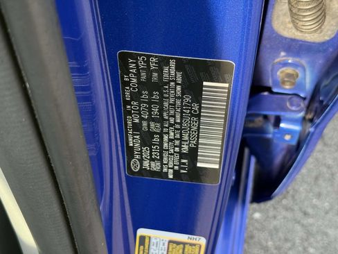 Used 2025 Hyundai Elantra Hybrid FWD image 30