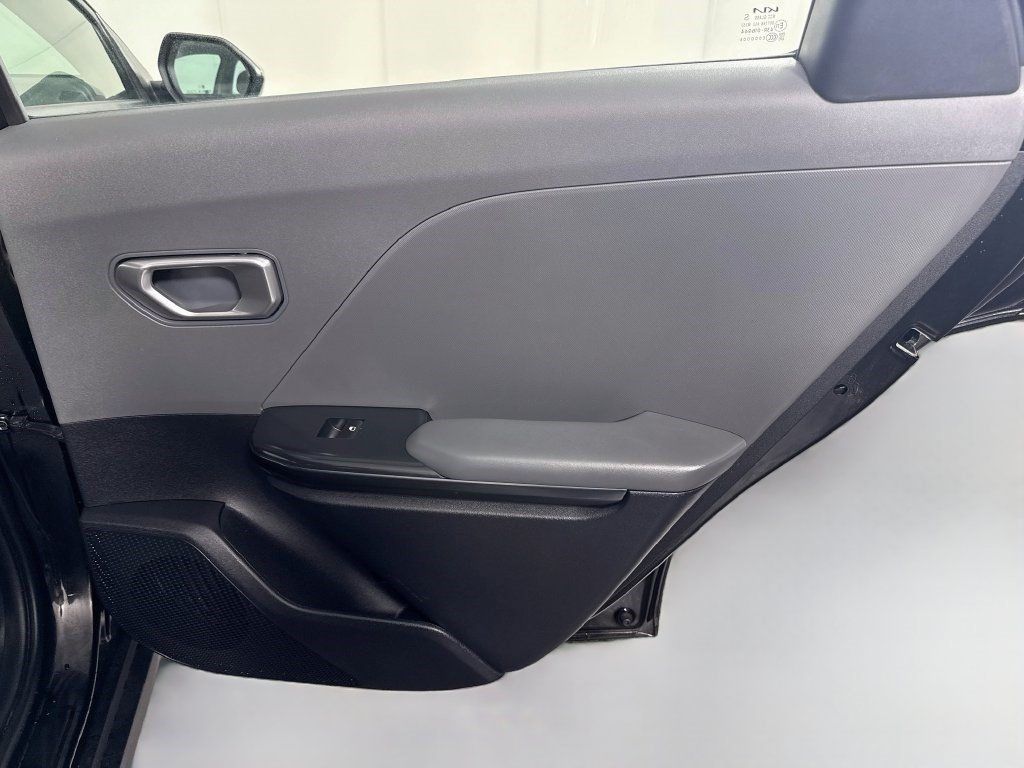 Used 2025 Kia K4 FWD image 27