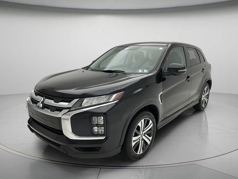 Used 2025 Mitsubishi Outlander Sport SE AWD/4WD image 3