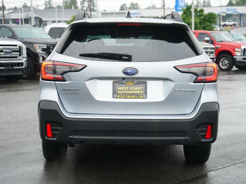 Used 2022 Subaru Outback Premium AWD/4WD image 4