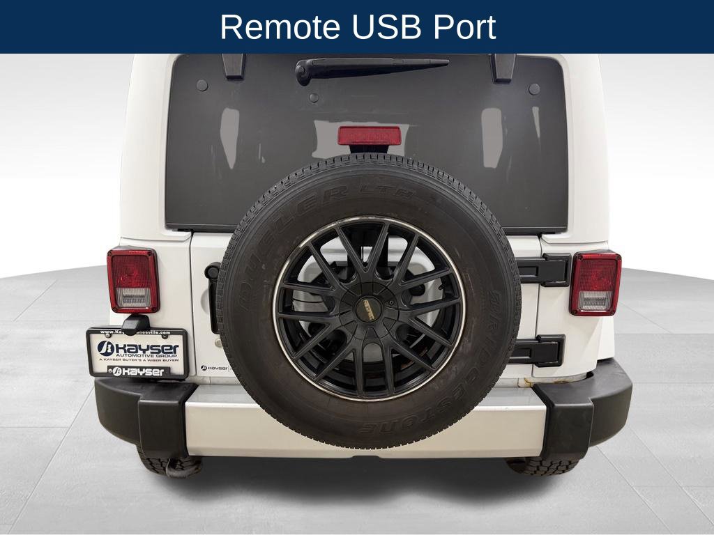Used 2017 Jeep Wrangler Unlimited Sahara w/ Connectivity Group AWD/4WD image 9