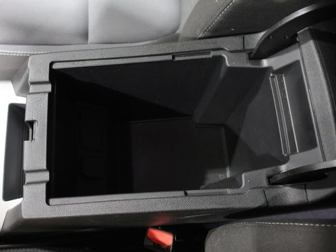 Used 2025 Chevrolet Blazer LT AWD/4WD image 32