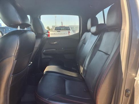 Used 2018 Toyota Tacoma TRD Off-Road image 27