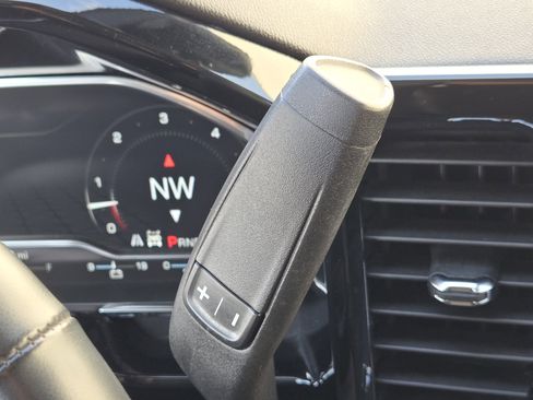 Used 2024 GMC Sierra 1500 SLT image 25