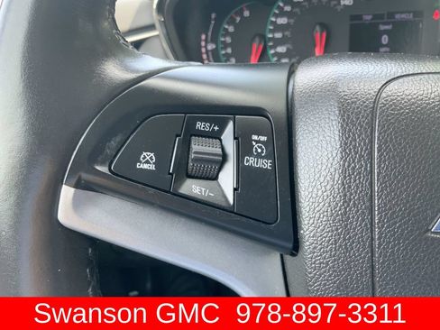 Used 2019 Chevrolet Trax LT w/ LT Convenience Package AWD/4WD image 34
