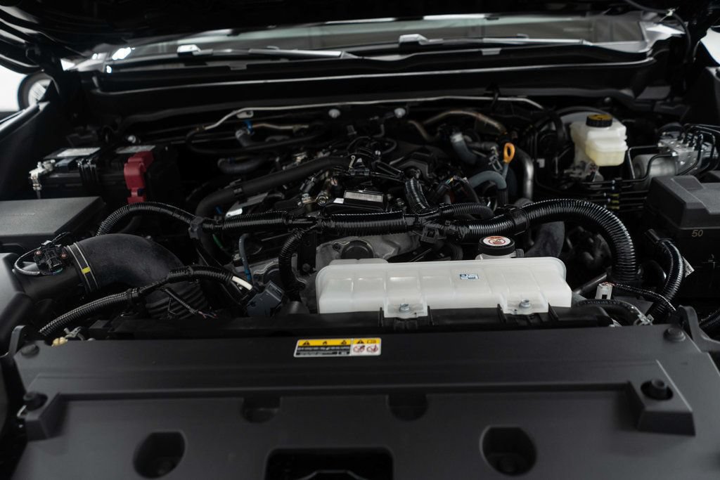 Used 2025 Toyota Tacoma SR5 AWD/4WD image 42