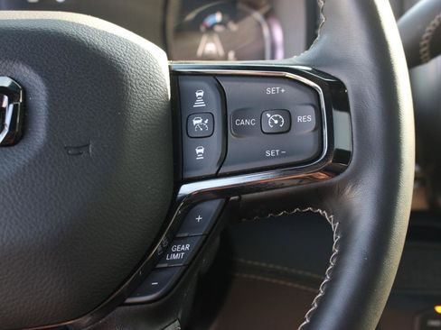 Used 2025 RAM 2500 Limited AWD/4WD image 20