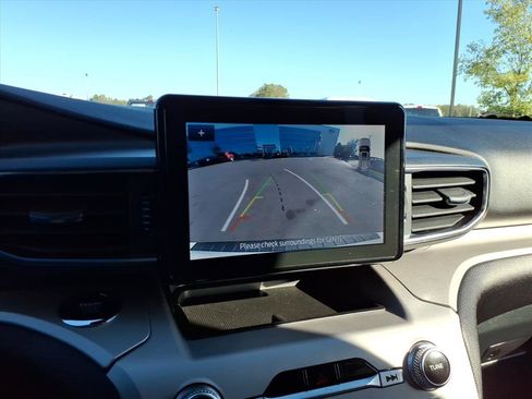 Certified 2024 Ford Explorer XLT w/ Equipment Group 202A image 21