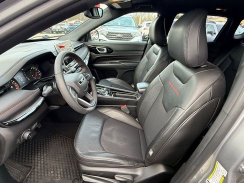 Used 2024 Jeep Compass Trailhawk AWD/4WD image 16
