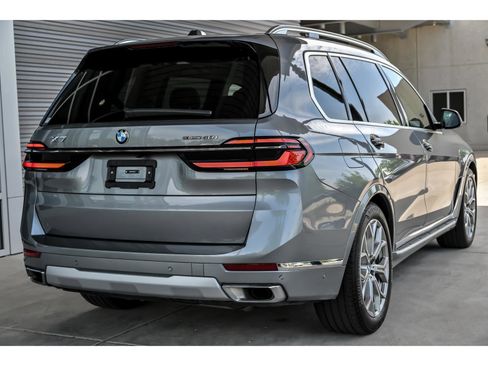 Used 2025 BMW X7 xDrive40i AWD/4WD image 8