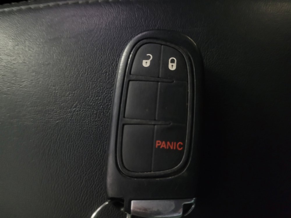 Used 2019 Jeep Cherokee Latitude Plus FWD image 32