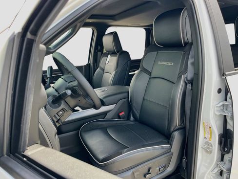 New 2026 RAM 2500 Laramie AWD/4WD image 22