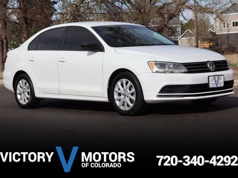 Used 2015 Volkswagen Jetta SE image 1