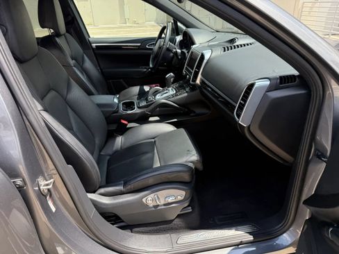 Used 2013 Porsche Cayenne S AWD/4WD image 16