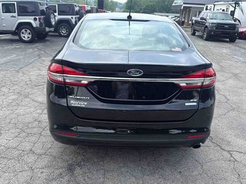 Used 2017 Ford Fusion SE FWD image 7