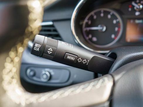 Used 2022 Buick Encore Preferred w/ Safety Package image 23