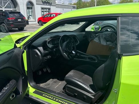 Used 2015 Dodge Challenger R/T Scat Pack w/ Leather Interior Group RWD image 10
