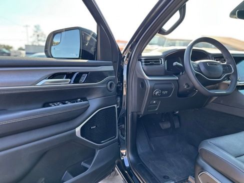 New 2025 Jeep Wagoneer Series III w/ Premium Group I image 14