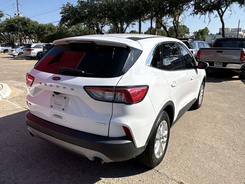 Used 2020 Ford Escape SE FWD image 6