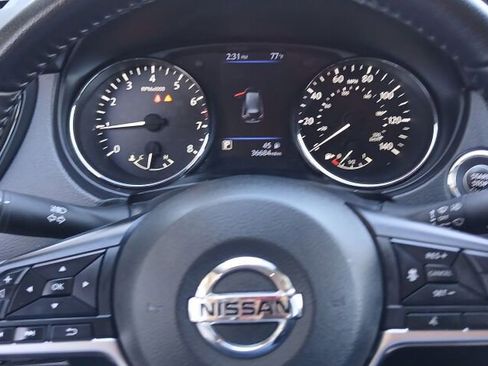 Used 2020 Nissan Rogue SV w/ Premium Package image 19