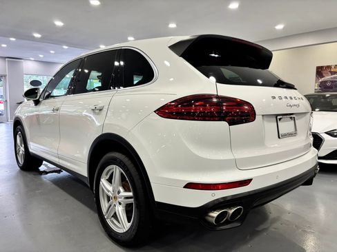 Used 2017 Porsche Cayenne S w/ Premium Package AWD/4WD image 5