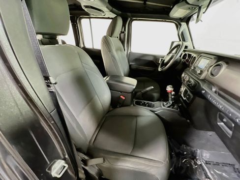 Used 2018 Jeep Wrangler Unlimited Sport AWD/4WD image 25