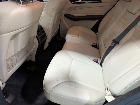 Used 2019 Mercedes-Benz GLE 400 4MATIC image 12