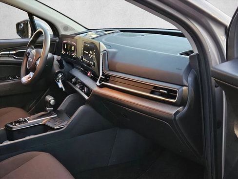 Used 2025 Kia Sportage LX image 24