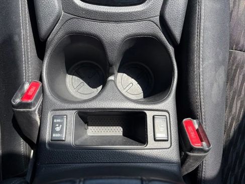 Used 2019 Nissan Rogue S AWD/4WD image 33