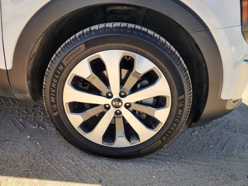 Used 2021 Kia Telluride S AWD/4WD image 10
