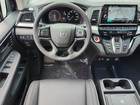New 2026 Honda Odyssey Touring image 9