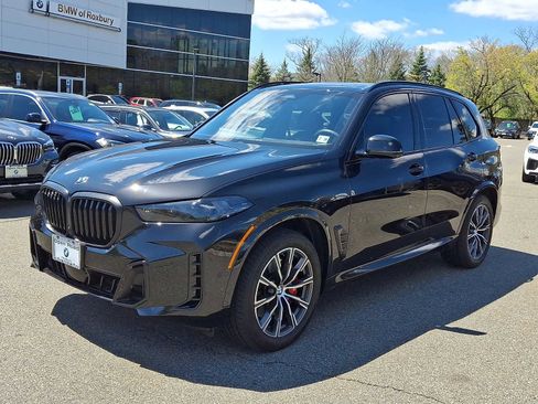 Used 2026 BMW X5 xDrive40i w/ M Sport Package AWD/4WD image 3