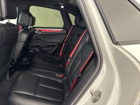 Used 2020 Porsche Macan AWD/4WD image 27