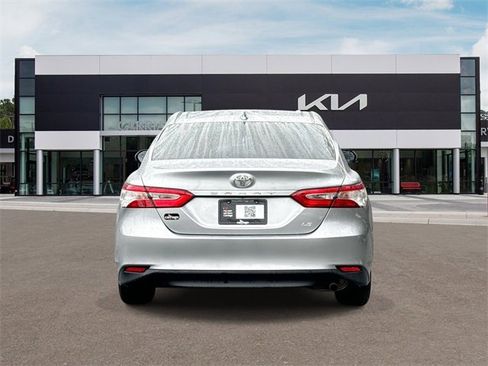 Used 2020 Toyota Camry LE image 7
